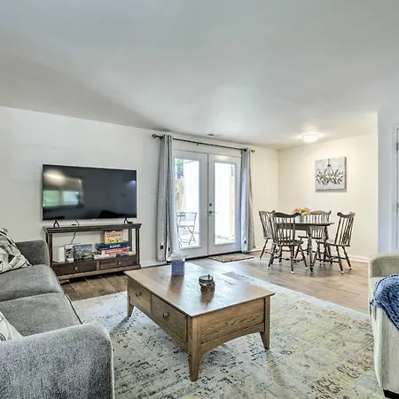 Cary Townhome About Walk To Downtown And Breweries!